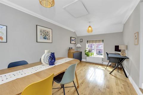 4 bedroom townhouse for sale, Barwell Road, Bury St. Edmunds