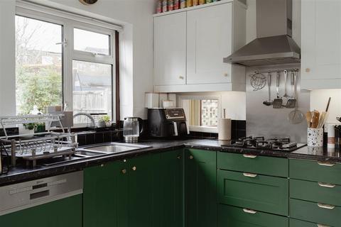 4 bedroom semi-detached house for sale, Weald Way, Reigate