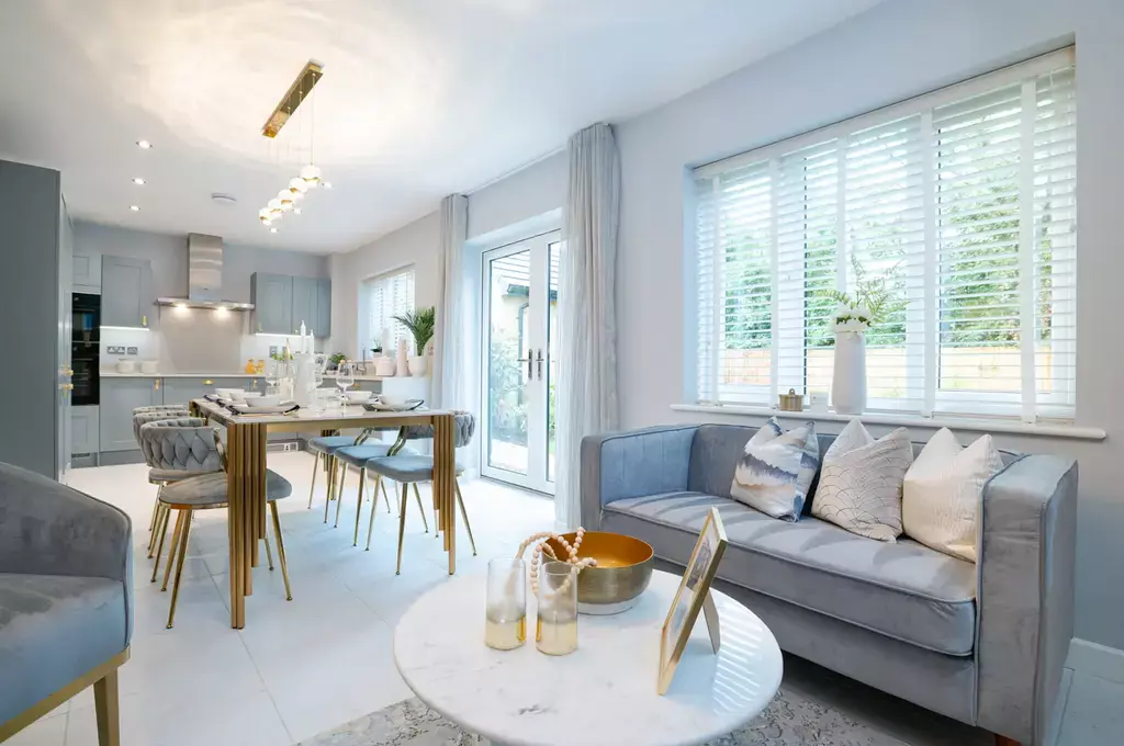 Lullingstone Basildon Kitchen Dining Family 1