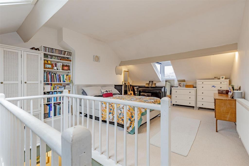 Bedroom 1-1.jpg
