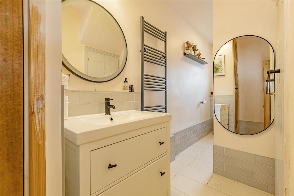 Bathroom-1.jpg