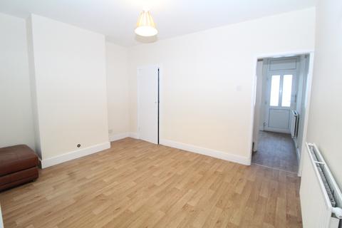 3 bedroom terraced house to rent, Gordon Road,  Chatham, ME4