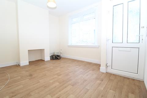 3 bedroom terraced house to rent, Gordon Road,  Chatham, ME4