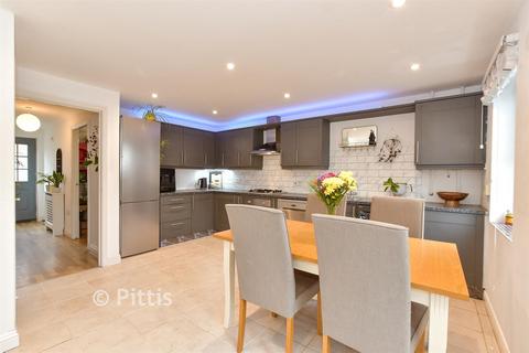 4 bedroom end of terrace house for sale, Sherbourne Avenue, Ryde PO33