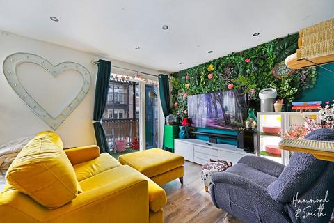 2 bedroom apartment for sale, Buckingham Road, Epping CM16