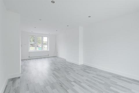 3 bedroom terraced house for sale, Midhurst Way, Nottingham NG11