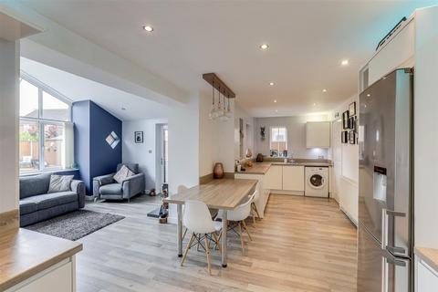 4 bedroom detached house for sale, Lonsdale Drive, Nottingham NG9