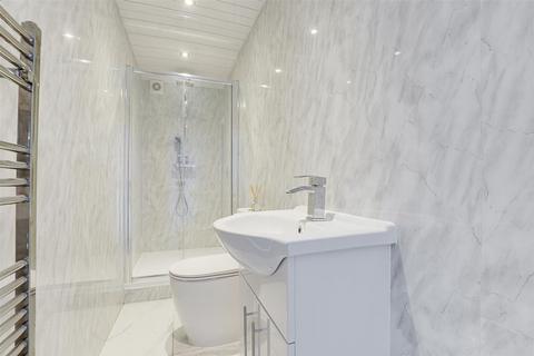 undefined, Thorneywood Mount, Nottingham NG3