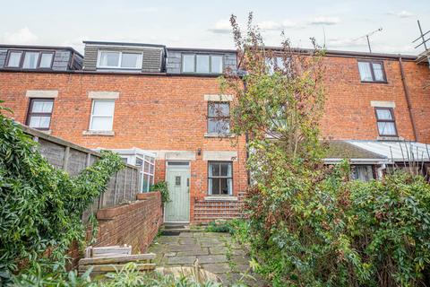 2 bedroom terraced house for sale, Gloucester Road, Stonehouse