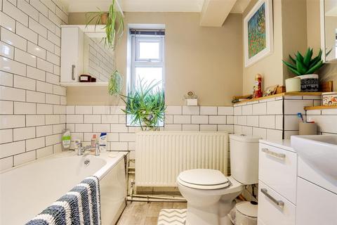 2 bedroom flat for sale, Welbeck Court, Nottingham NG5