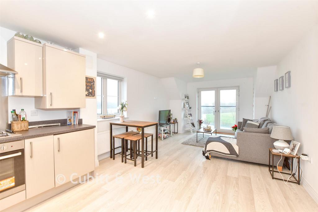 Lounge/Kitchen