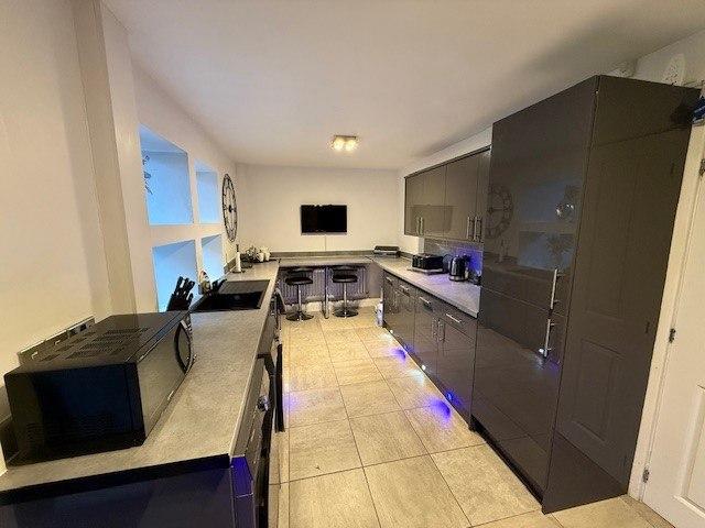 Kitchen pic 2