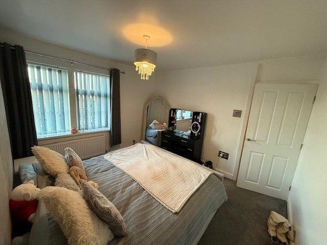 Master Bedroom pic 2