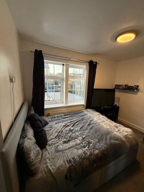 Bedroom Two pic 3