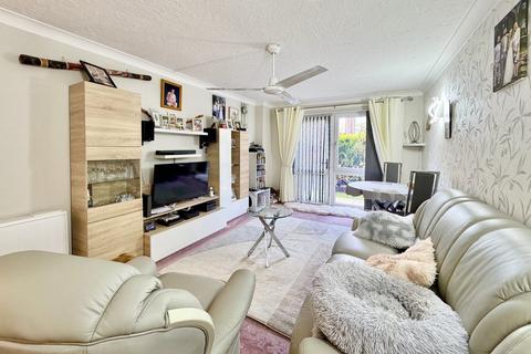 1 bedroom retirement property for sale, Sea Road, Boscombe, Bournemouth, BH5