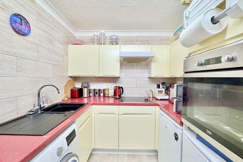 1 bedroom retirement property for sale, Sea Road, Boscombe, Bournemouth, BH5