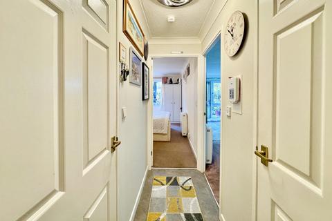 1 bedroom retirement property for sale, Sea Road, Boscombe, Bournemouth, BH5