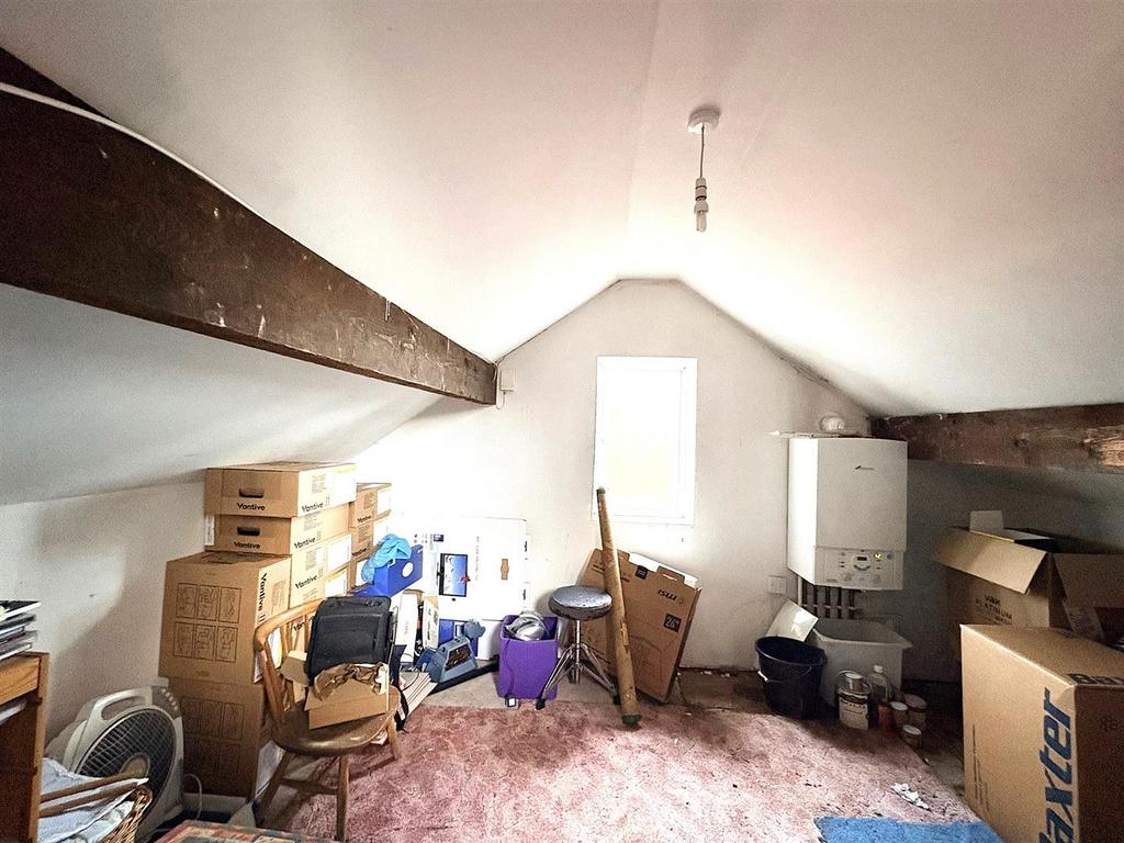 Loft Room 2.jpg