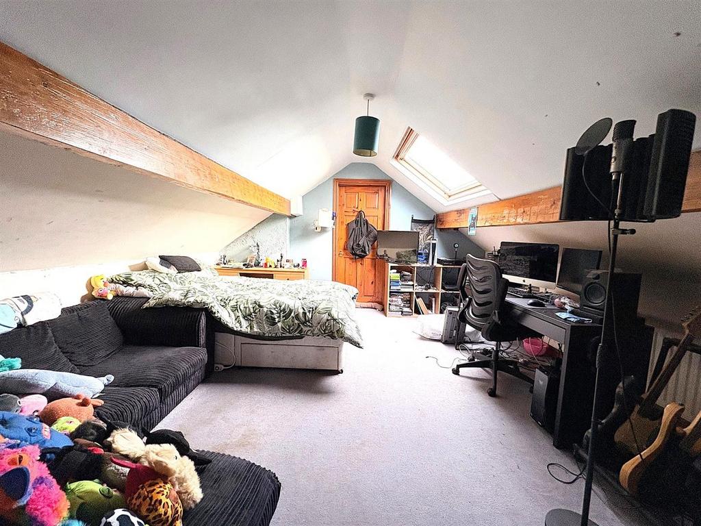 Loft Room.jpg