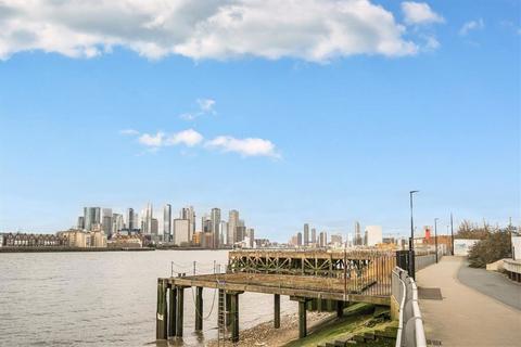 1 bedroom flat for sale, Telegraph Avenue, London SE10