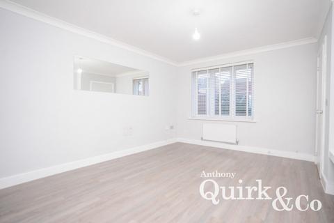 3 bedroom semi-detached house to rent, Abingdon Close, Basildon, SS15