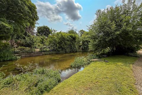 2 bedroom bungalow for sale, The Beeches, Park Street, St. Albans