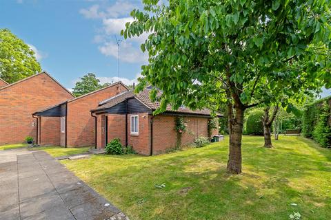 2 bedroom bungalow for sale, The Beeches, Park Street, St. Albans