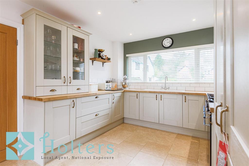 14 Wynfields, Newtown-22.jpg