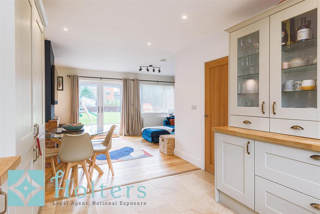14 Wynfields, Newtown-21.jpg