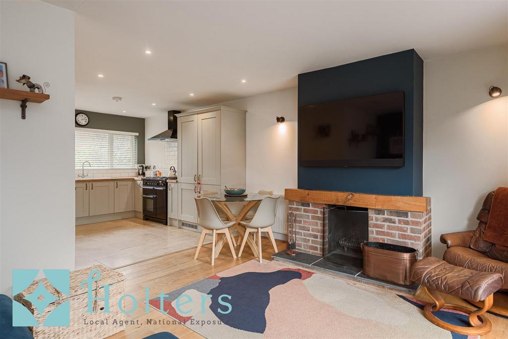 14 Wynfields, Newtown-14.jpg