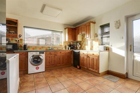 3 bedroom end of terrace house for sale, Hillbeck Crescent, Nottingham NG8