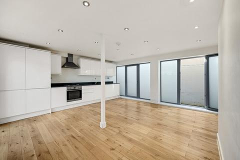 4 bedroom house for sale, de Morgan Terrace, Bloomfield Road, Woolwich, SE18