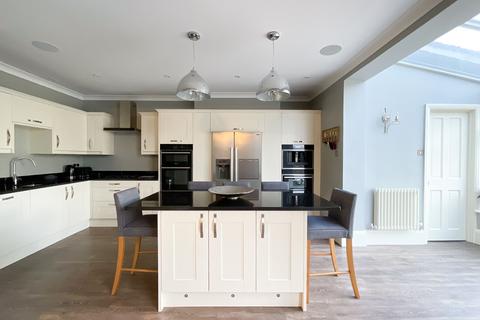 4 bedroom semi-detached house for sale, Leigh-on-Sea SS9