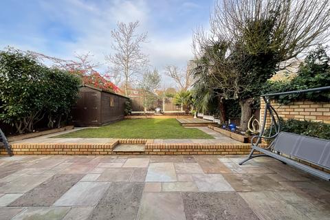 4 bedroom semi-detached house for sale, Leigh-on-Sea SS9