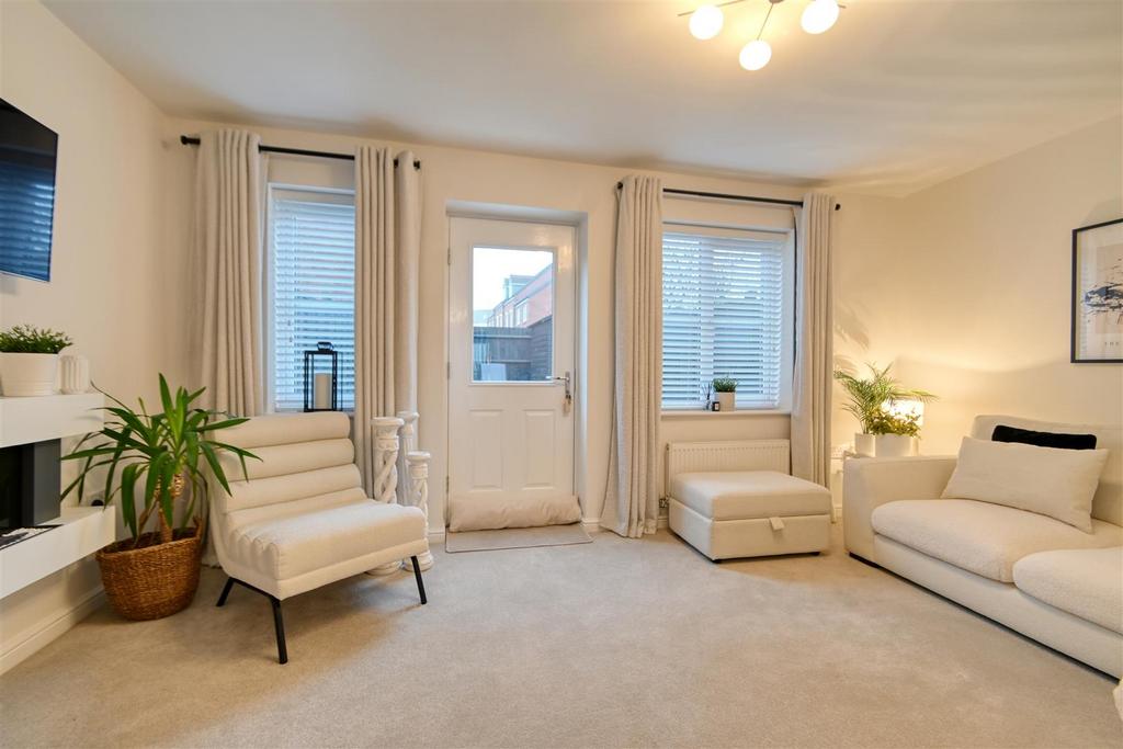 107 Wenlock Rise-14.jpg