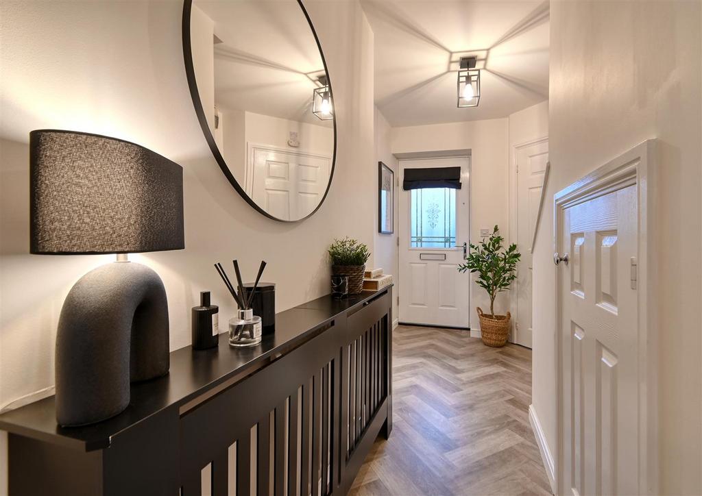 107 Wenlock Rise-11.jpg