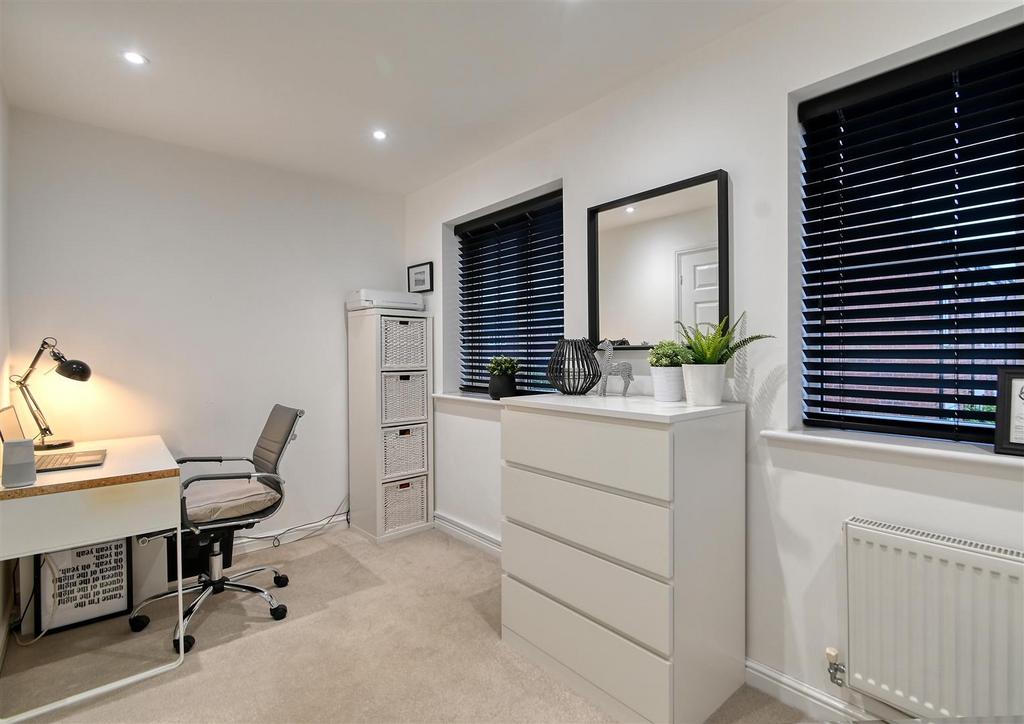 107 Wenlock Rise-3.jpg