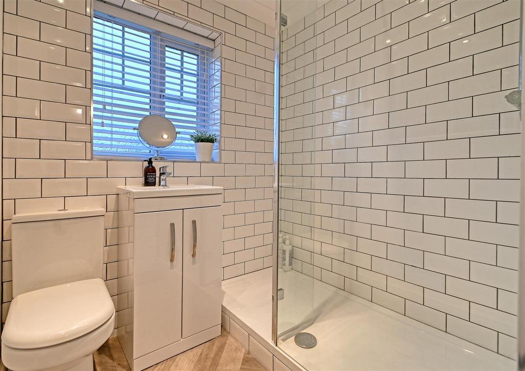 107 Wenlock Rise-5.jpg