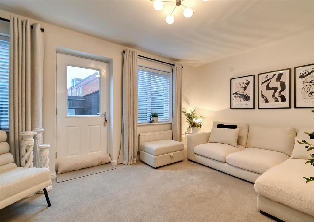 107 Wenlock Rise-15.jpg