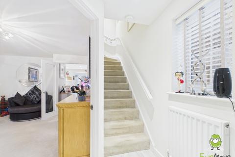 3 bedroom detached house for sale, Mansard Crescent, Chineham, Basingstoke, Hampshire, RG24