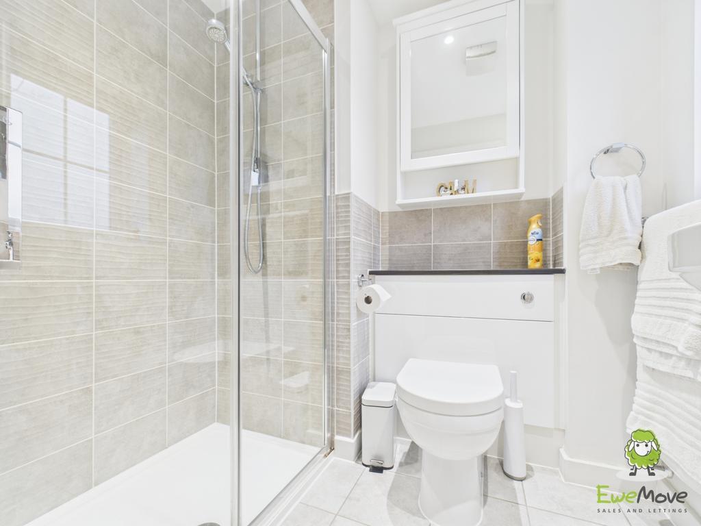 Ewe Move Estate Agents Basingstoke - Mansard Cresce