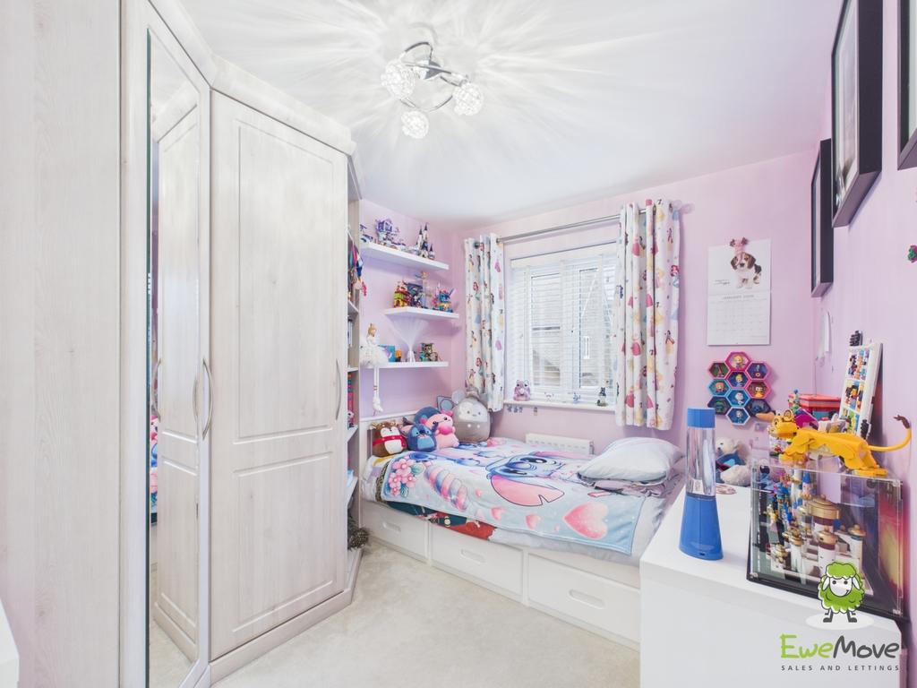Ewe Move Estate Agents Basingstoke - Mansard Cresce