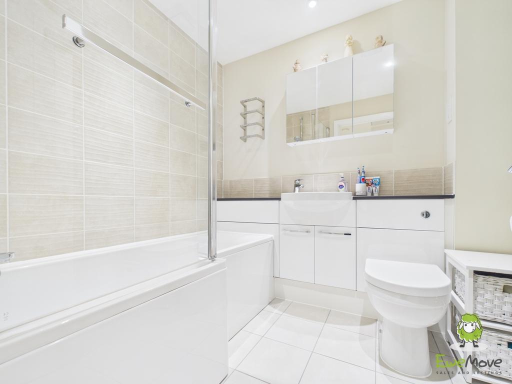 Ewe Move Estate Agents Basingstoke - Mansard Cresce