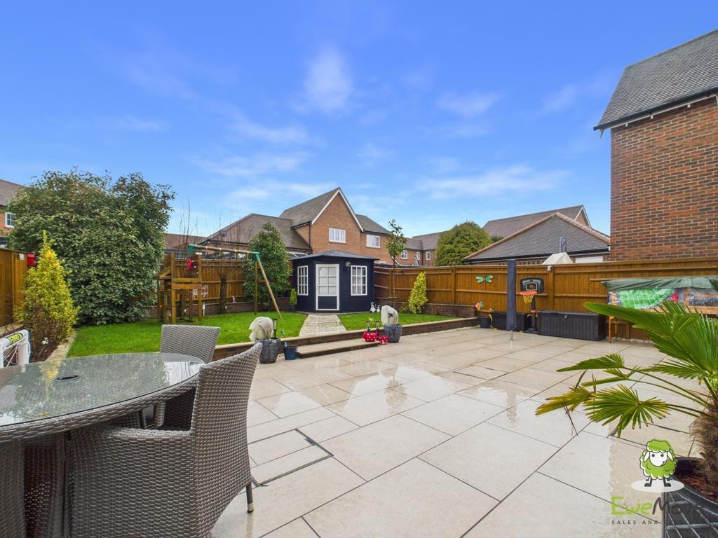 Ewe Move Estate Agents Basingstoke - Mansard Cresce