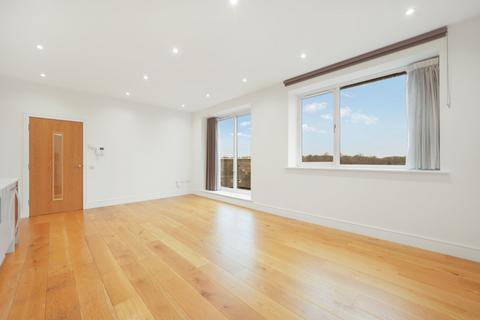 1 bedroom flat to rent, Park Avenue, Bushey, Hertfordshire, WD23