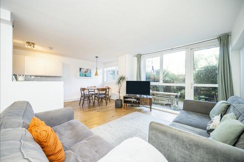 3 bedroom flat for sale, Hertford Road, London, N1