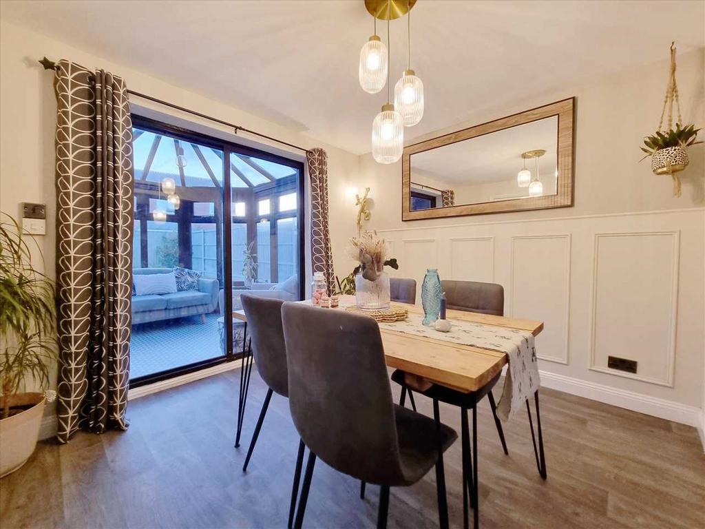 Dining Room: