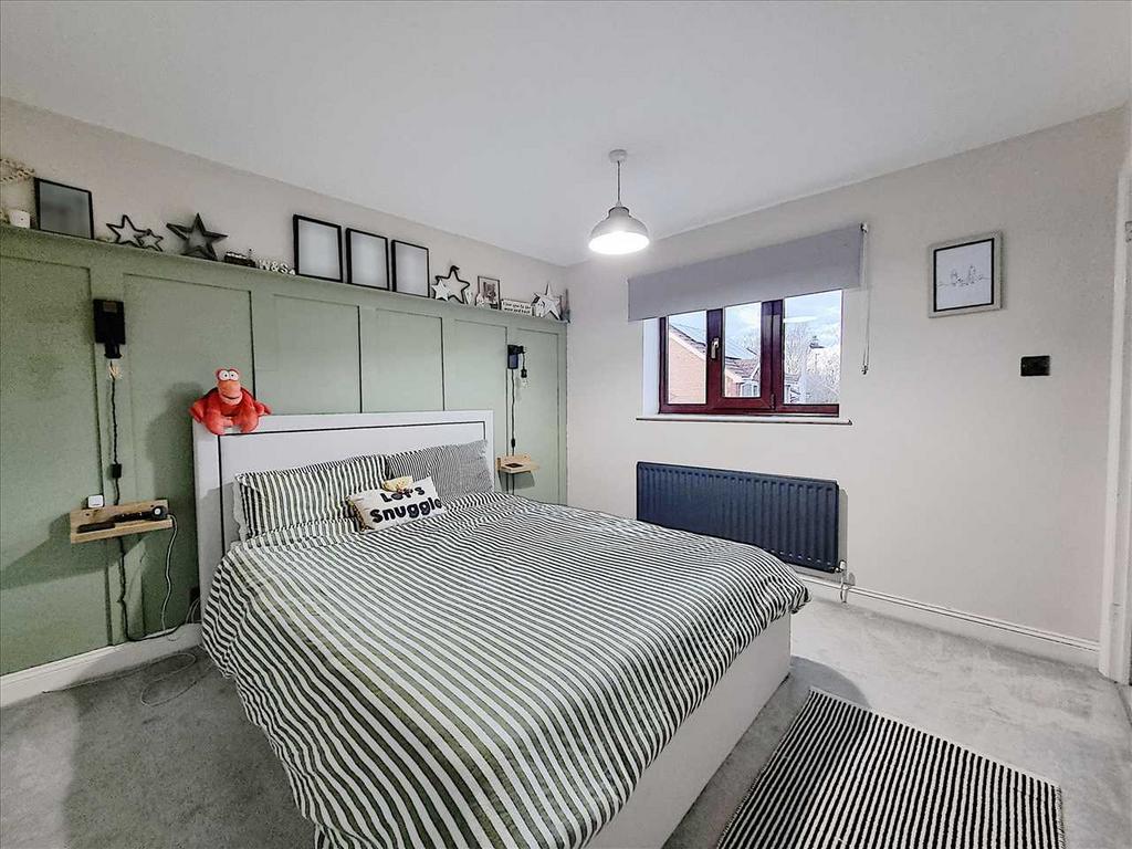 Bedroom 1:
