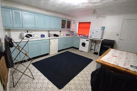 2 bedroom terraced house for sale, Park Square, Blaenau Ffestiniog