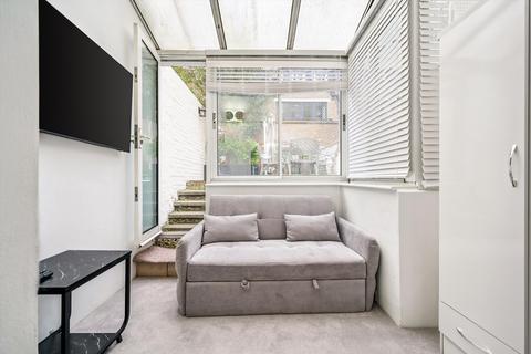 2 bedroom flat to rent, Ebury Street, London, SW1W